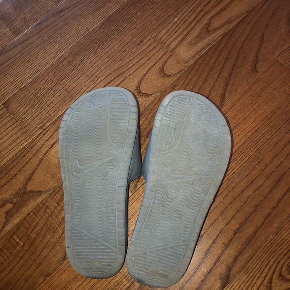 Nike slides - Picture 3 of 4